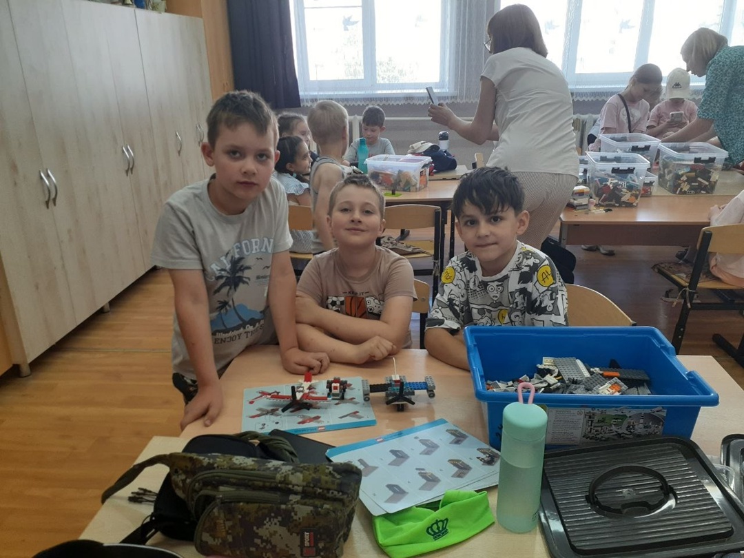 Праздник детства - 9 день в летнем школьном лагере..